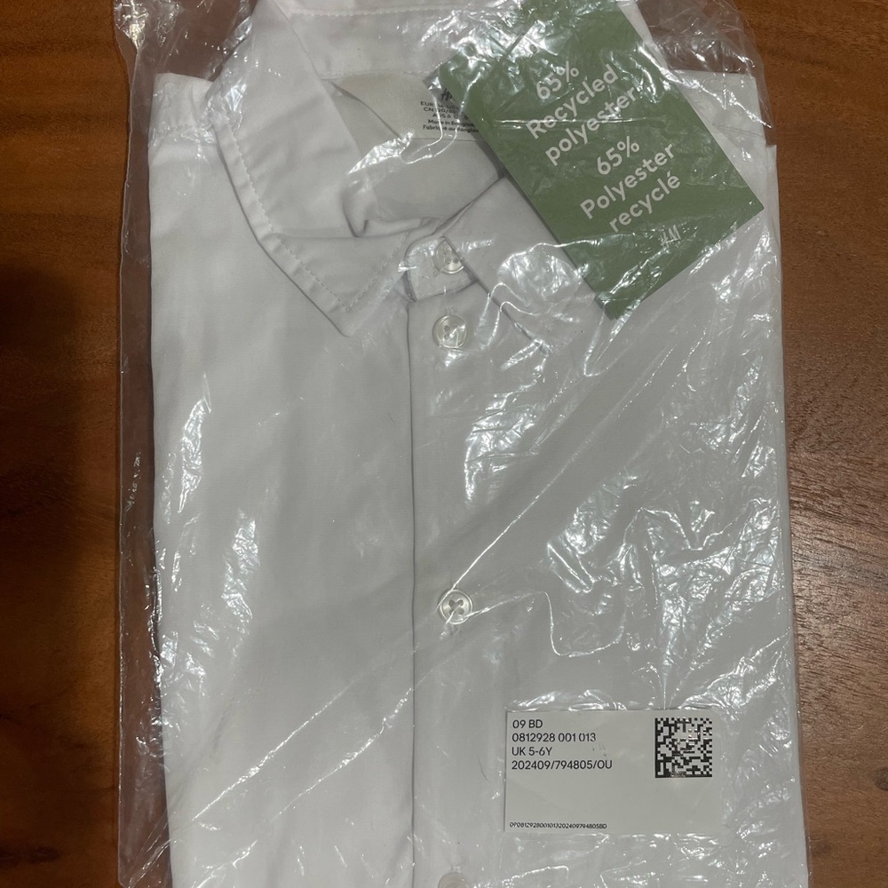H&M Boys long sleeve white button down collared shirt. US size 6. NWT.